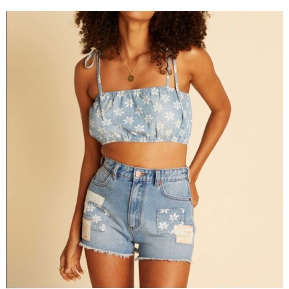 NWT BILLABONG X WRANGLER WOMEN'S HIGH RISE MEDIUM WASH FLORAL SHOWDOWN PATCHWORK - Picture 2 of 7